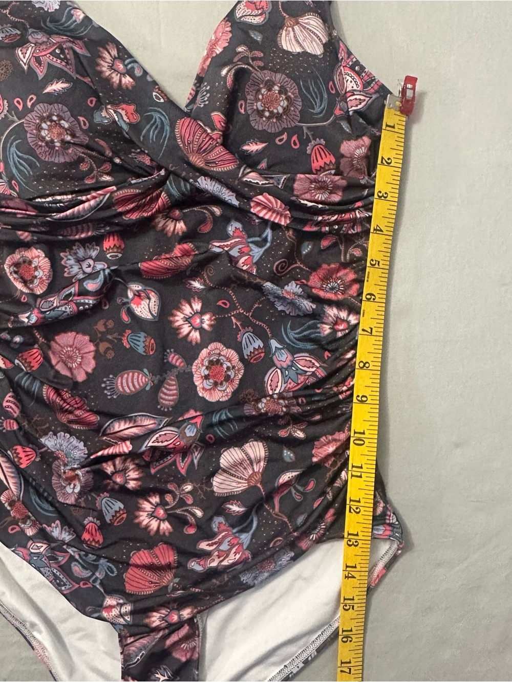 Nip Tuck Swim One Piece Swimsuit US 8 Floral Ruched Twist Front Multi-Fit Cup - Picture 10 of 13